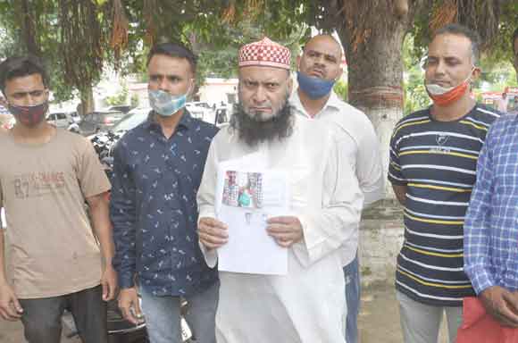 एसएसपी से लगाई आरोपी के खिलाफ कार्रवाई की गुहार