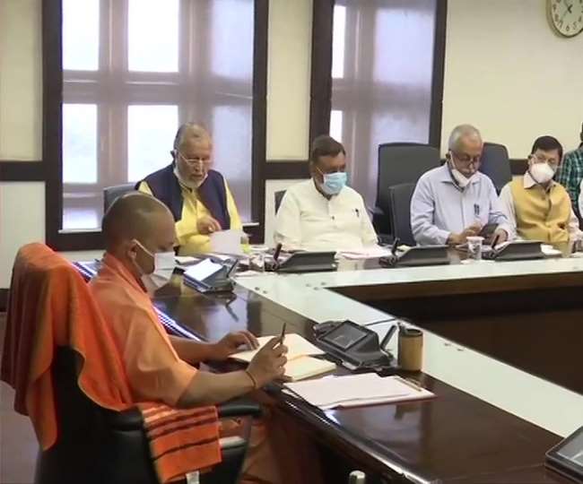 CM योगी आदित्यनाथ का निर्देश, कोरोना वायरस के नए वैरियंट को लेकर हाई अलर्ट पर रहें सभी विभाग