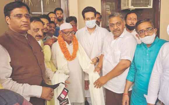 भाजपाइयों ने किया लोकतंत्र सेनानियों का सम्मान