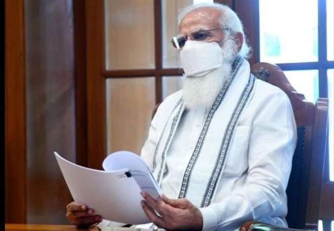 प्रधानमंत्री मोदी ने कोरोना के खिलाफ जारी टीकाकरण अभियान की समीक्षा की, दिए ये निर्देश