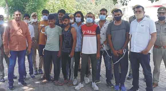 पुलिस ने सचिव से हुई लूट का खुलासा, आठ शातिर लुटेरे दबोचे
