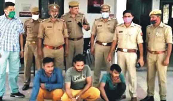 पुलिस ने दबोचे तीन शातिर वाहन चोर, चोरी की बुलेरो पिकअप बरामद