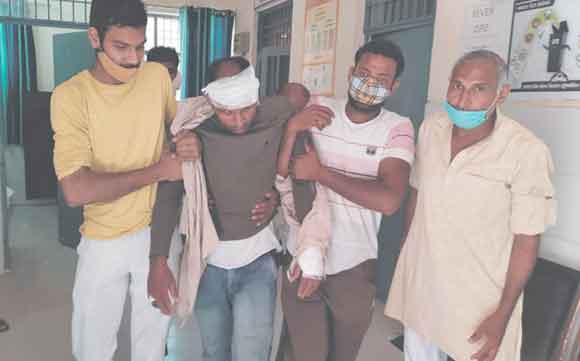 जमीनी विवाद को लेकर दो पक्षों में मारपीट, चार घायल