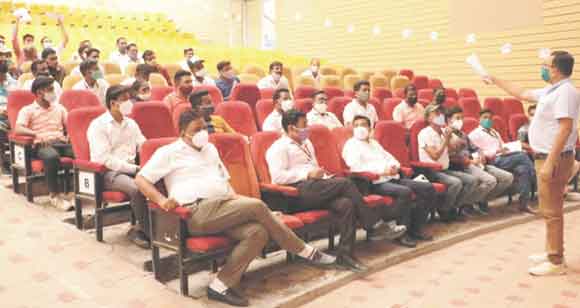 सफाई नायकों व सफाई निरीक्षकों को दिया कोरोना संबंधी प्रशिक्षण
