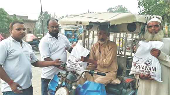 मां भवानी सेवा संस्था ने लोगों को किया टीकाकरण के प्रति जागरूक