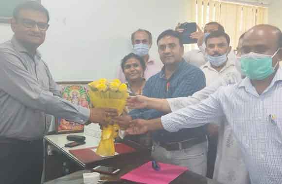 नवागंतुक सीएमओ संजीव मांगलिक ने संभाला कार्यभार