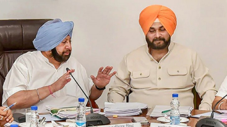 अमरिंदर सिंह पर वार के चक्कर में हिट विकेट हुए नवजोत सिद्धू, चुनाव में कैप्टन को कमान