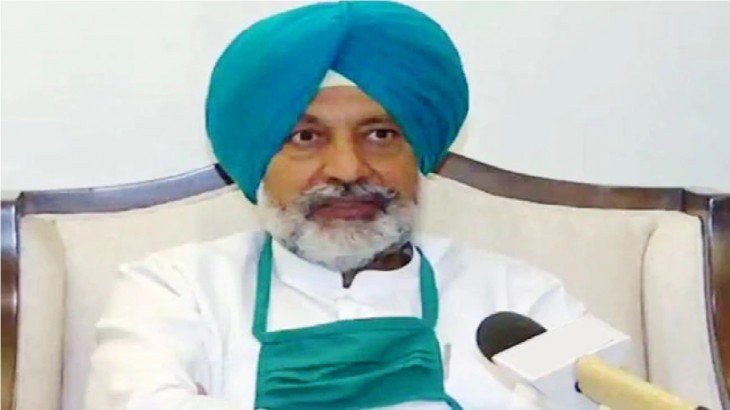 ‘फतेह किट घोटाले’ पर मीडिया से भागे स्वास्थ्य मंत्री बलबीर सिद्धू बोले- कोर्ट में देंगे जवाब