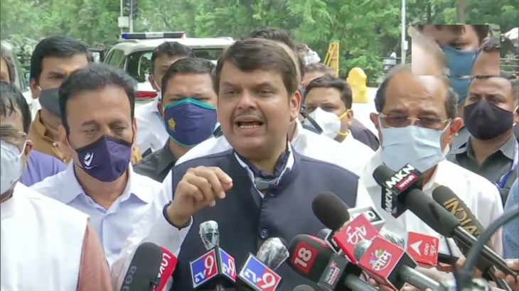 पूर्व सीएम का CM उद्धव पर हमला, कहा- ये सरकार एक दिन अपने आप गिर जाएगी