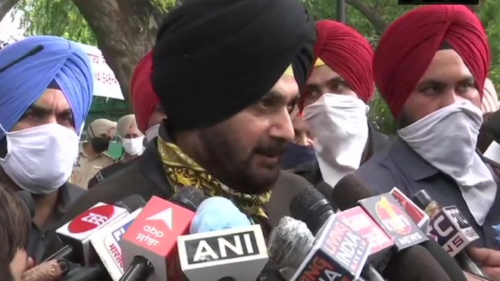 पंजाब में कांग्रेस संकट में: दिल्ली में पार्टी पैनल से मिले सिद्धू, बोले- सत्य हार नहीं सकता
