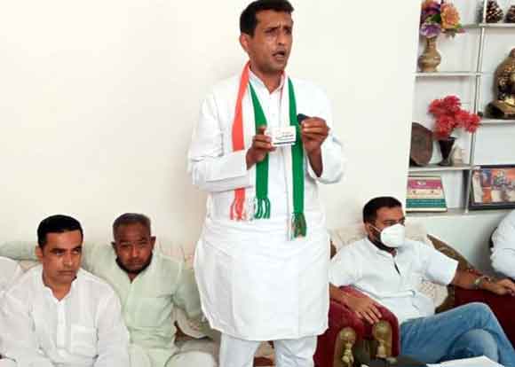 सेवा सत्याग्रह अभियान के तहत बांटी जा रही कोविड 19 किट