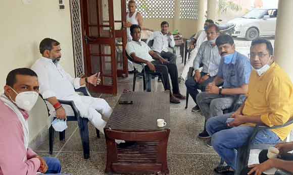 अशोक विहार कालोनी के लोगों ने रखी विधायक के समक्ष समस्याएं