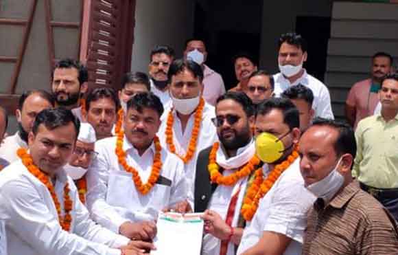 देवबंद ब्लॉक के अध्यक्ष बने हुसनैन का हुआ जोरदार स्वागत