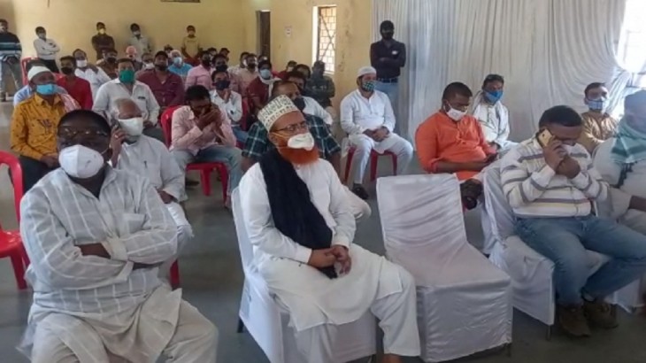 हज यात्रा करनी है तो कोरोना की वैक्सीन लगवाएं…इमाम कर रहे लोगों को जागरूक