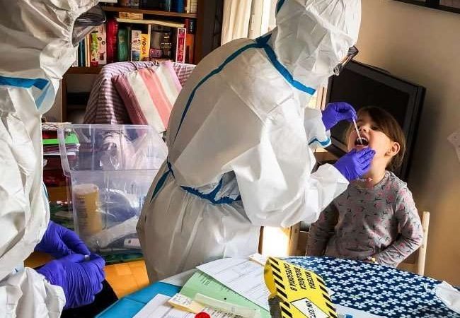 अगस्त के तीसरे सप्ताह में आ सकती है तीसरी लहर, SBI ने जताई सितंबर में पीक पर पहुंचने की आशंका