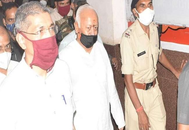 संघ प्रमुख ने स्वयंसेवकों को दी सेवाभाव की सीख, कहा- तन, मन व धन से राष्ट्र निर्माण में जुटें