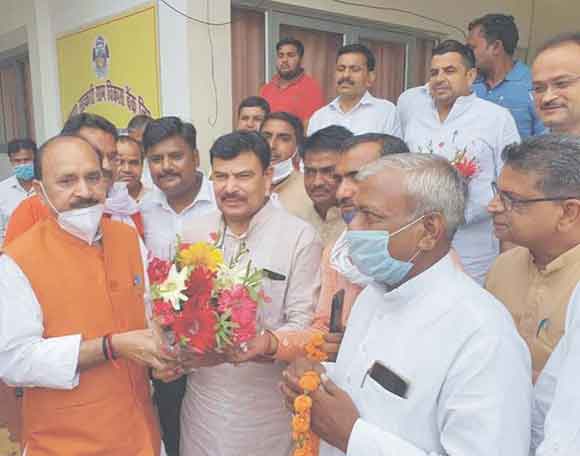 सभापति ने दिए बकायादारों से वसूली में तेजी लाने के निर्देश