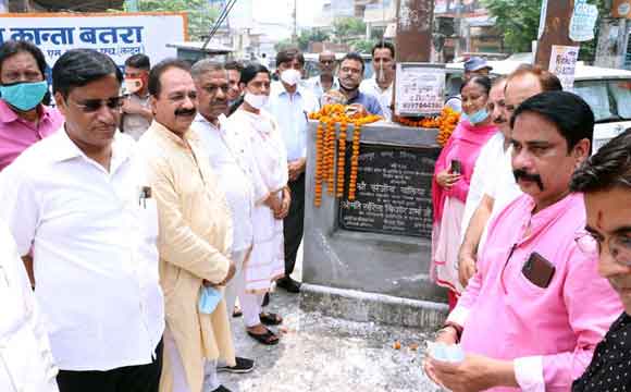 सहारनपुर-शहर में पहली बार हो रहा बड़े नालों का निर्माण: मेयर
