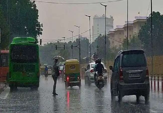 Monsoon Update: दिल्ली-यूपी सहित इन राज्यों में भारी बारिश की चेतावनी, यहां बारिश ने मचाई तबाही