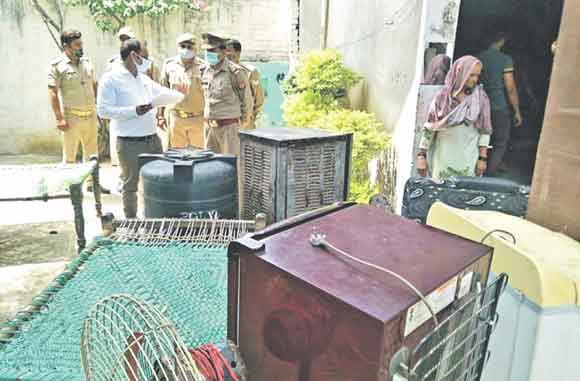 पुलिस ने की गैंगस्टर के आरोपियों की सम्पत्ति कुर्क