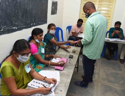 यूपी में 2,020 परिवारों को चुनाव ड्यूटी के दौरान कोविड से हुई मौत के लिए मिलेगा मुआवजा