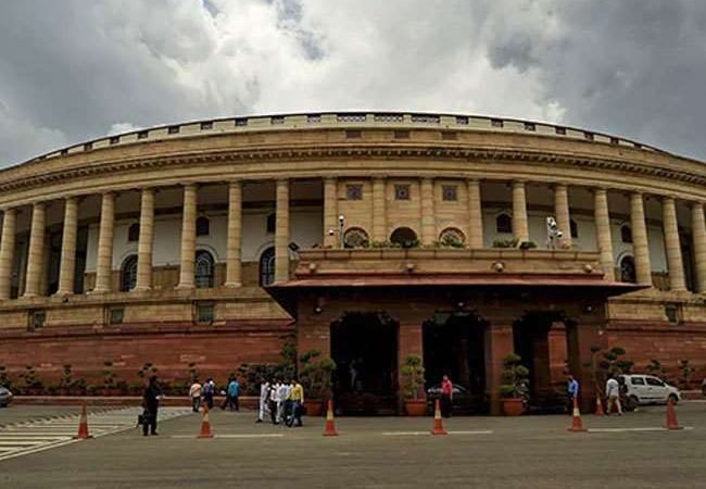 Monsoon Session LIVE: संसद में आज भी हंगामे के आसार, अश्विनी वैष्णव राज्यसभा में ‘पेगासस जासूसी प्रकरण’ पर देंगे बयान