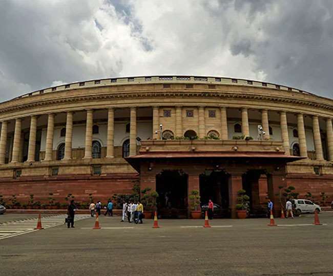 Monsoon Session LIVE: संसद में आज भी हंगामे के आसार, अश्विनी वैष्णव राज्यसभा में ‘पेगासस जासूसी प्रकरण’ पर देंगे बयान