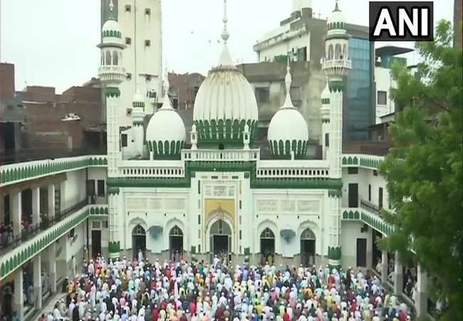 Eid-al-Adha 2021 : देशभर में बकरीद की धूम, तस्वीरों में देखें कोरोना संक्रमण के बीच कैसे मनाया जा रहा त्योहार