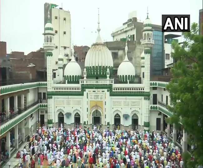 Eid-al-Adha 2021 : देशभर में बकरीद की धूम, तस्वीरों में देखें कोरोना संक्रमण के बीच कैसे मनाया जा रहा त्योहार