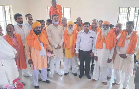 संत-महात्माओं से मिलती है सत्मार्ग पर चलने की प्रेरणा: निम
