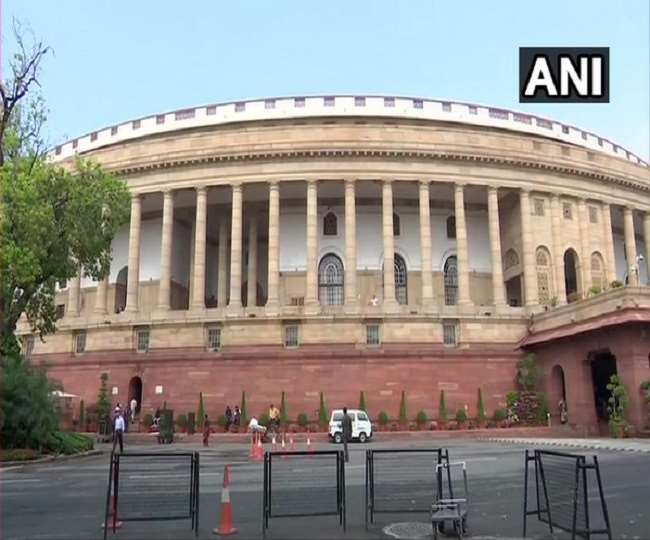 Parliament Monsoon Session: संसद में आज भी हंगामे के पूरे आसार, जासूसी कांड पर रणनीति के लिए विपक्ष की बैठक