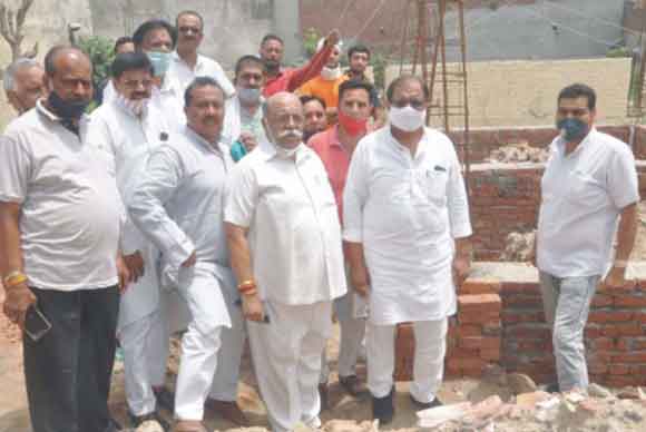 नगर विधायक ने किया विधायक निधि के निर्माण कार्यों का निरीक्षण