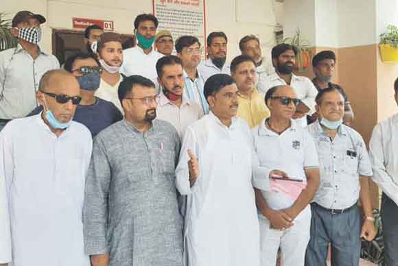 व्यापारियों ने की शनिवार व रविवार का लॉकडाउन समाप्त करने की मांग