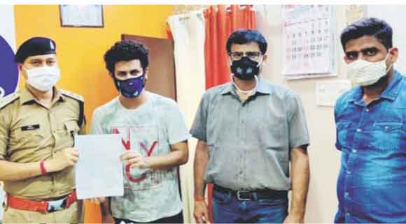 साइबर क्राइम थाने की टीम ने वादी को वापस दिलाई लाखों की नगदी