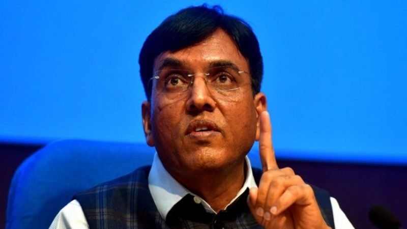 अगस्त तक आ सकती है बच्चों की कोरोना वैक्सीन : स्वास्थ्य मंत्री