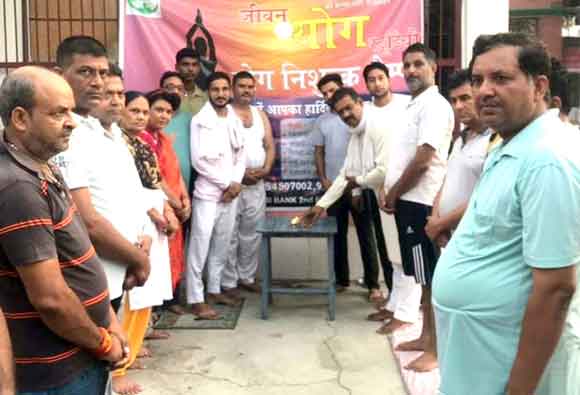योग करने से जहा हम स्वस्थ रहते है वही मन शांत होता है: नवीन