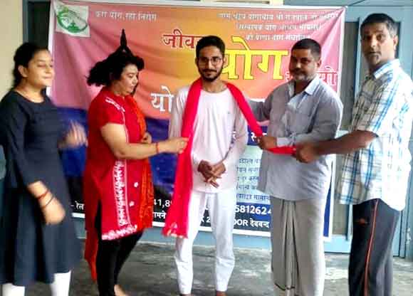 ध्यान के माध्यम से आत्मा को परमात्मा से मिलन का सरल और सहज मार्ग है योग: विशाल पुण्डीर