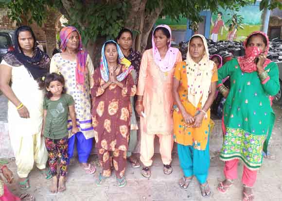 कहासुनी को लेकर बरात में चले लाठी डंडे, महिला समेत 11 घायल