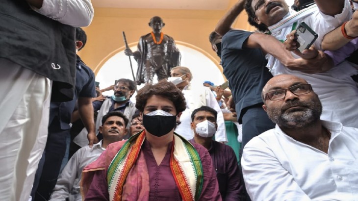 लखनऊ में मौन के बाद गरजीं प्रियंका गांधी- यूपी में जंगलराज है तो कैसे योगी की…