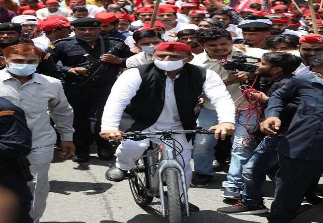 SP अध्यक्ष अखिलेश यादव बोले- BJP में अपराधियों की भरमार, वो ‘मैनीफेस्टो’ नहीं बनाते हैं ‘मनीफेस्टो’