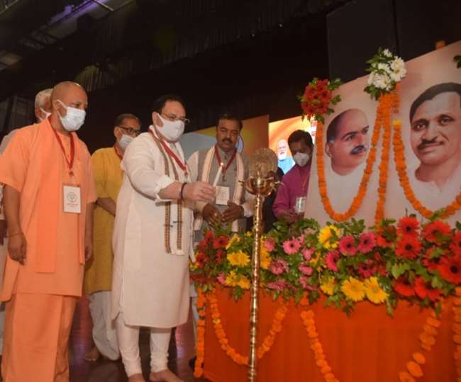 लखनऊ पहुंचे भाजपा के राष्‍ट्रीय अध्‍यक्ष जेपी नड्डा, कहा-नेता नहीं, विश्वास के कस्टोडियन बनकर करें काम
