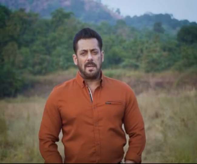 बाढ़ पीड़ितों की मदद के लिए आगे आए सलमान खान, पहुंचा रहे हैं राशन से लेकर सेनेटरी नैपकिन तक