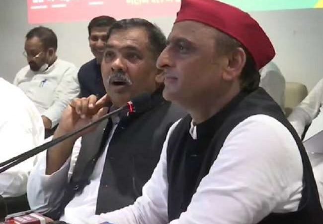 अखिलेश यादव का दावा 2022 में महान दल के साथ बनाएंगे सरकार, कराएंगे जातीय आधार पर जनगणना