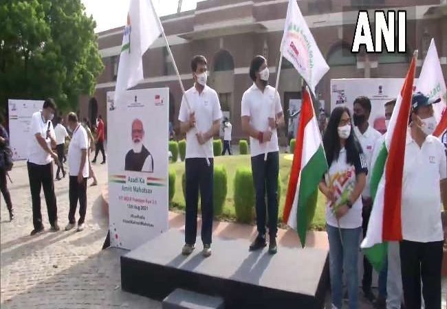खेल मंत्री ने किया फिट इंडिया फ्रीडम रन 2.0 का शुभारंभ, दिल्ली-महाराष्ट्र समेत देश के कई राज्यों में दौड़ कार्यक्रम