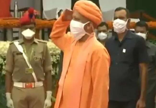 आतंकी धमकियों के बीच में भी CM योगी आदित्यनाथ कल विधानभवन प्रांगण में फहराएंगे तिरंगा
