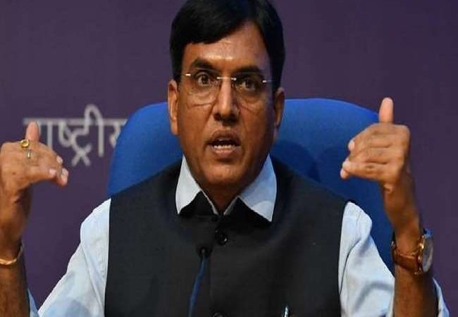 भारत में सामने आए कोरोना के कुल मामलों में 18 हजार से ऊपर केवल केरल से, समीक्षा करने पहुंचे स्वास्थ्य मंत्री मंडाविया