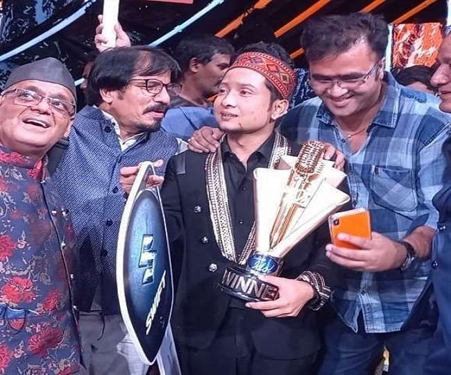 पवनदीव राजन बने इंडियन आइडल के विजेता, मिले 25 लाख रुपए और ट्रॉफी