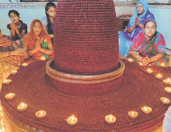 शिव के रूद्राक्ष श्रृंगार से ही होता है जीव का कल्याण