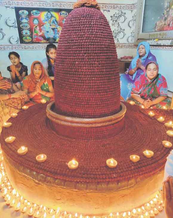 शिव के रूद्राक्ष श्रृंगार से ही होता है जीव का कल्याण