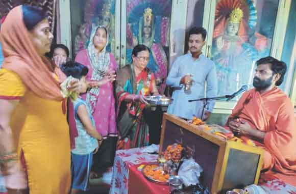 शिव की भक्ति ही है मुक्ति का मार्ग: कालेंद्रानंद